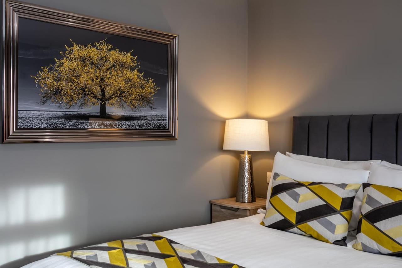 Roydon Marina Village Hotel מראה חיצוני תמונה