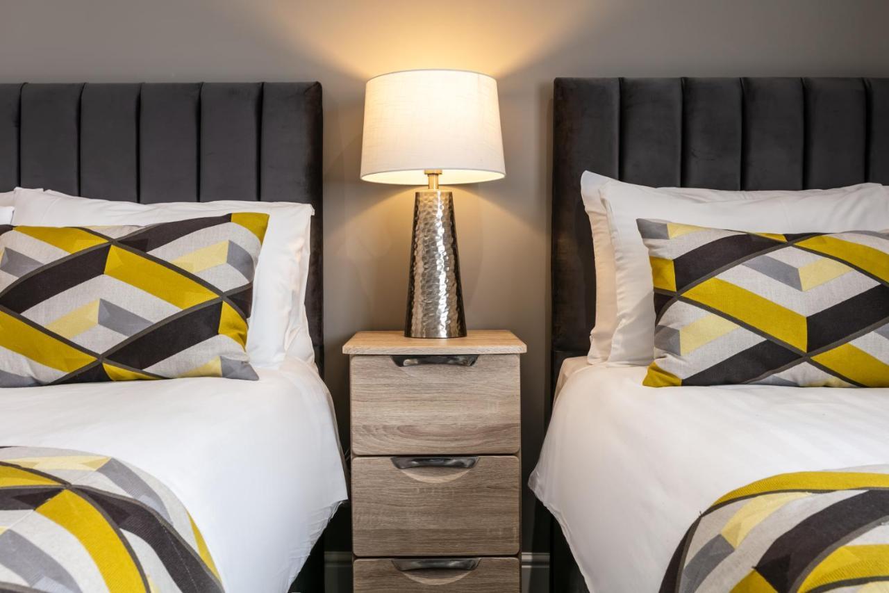 Roydon Marina Village Hotel מראה חיצוני תמונה