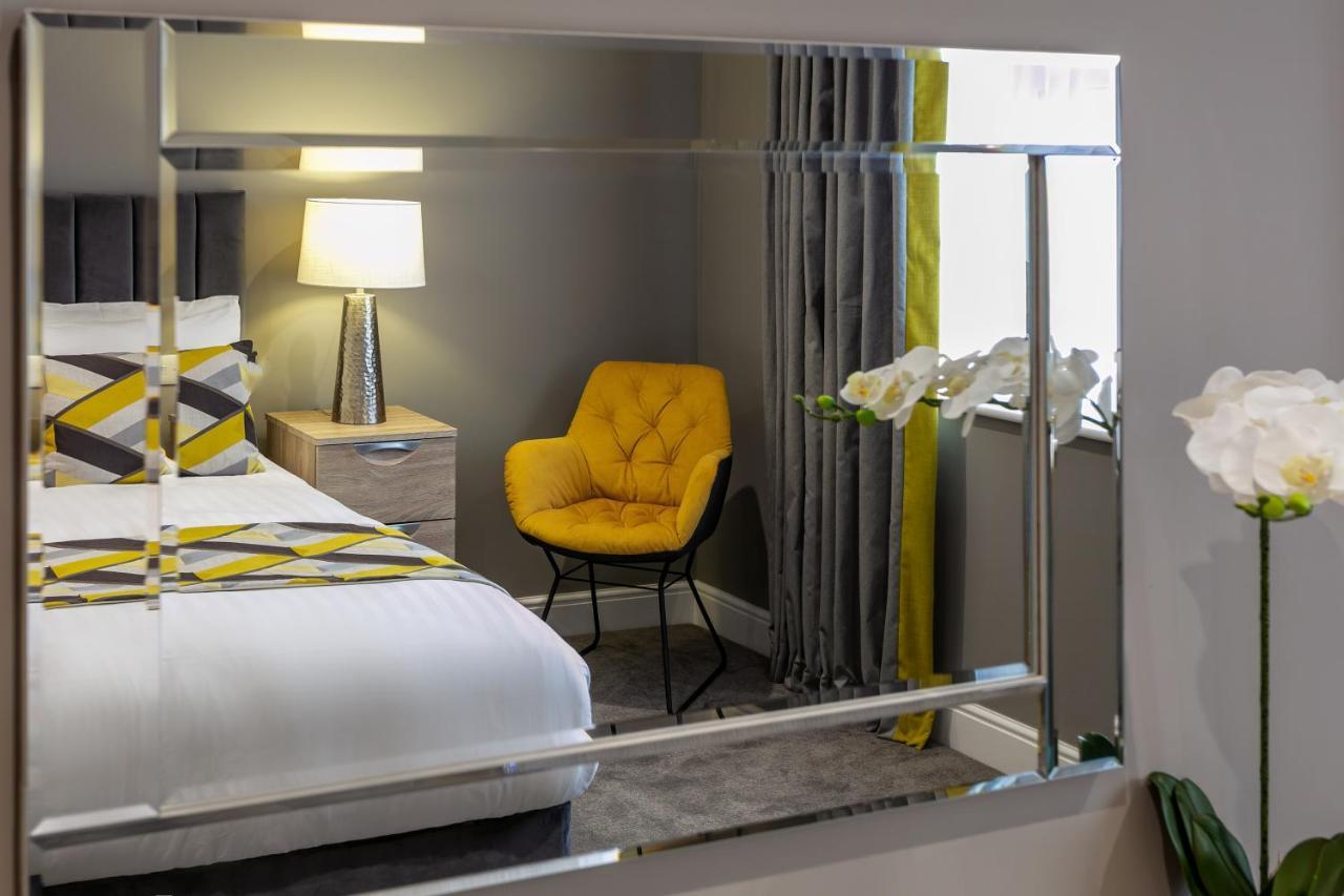 Roydon Marina Village Hotel מראה חיצוני תמונה
