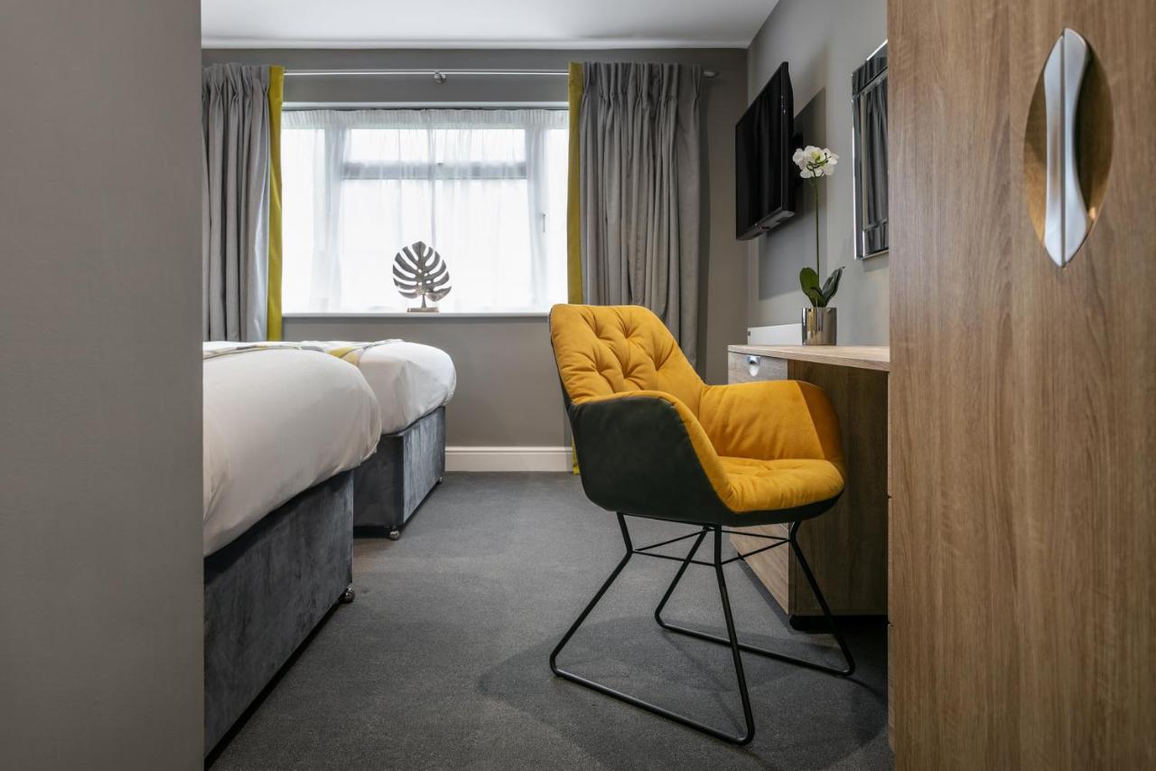 Roydon Marina Village Hotel מראה חיצוני תמונה